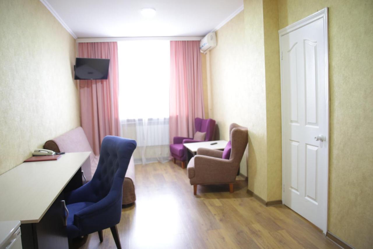 City Hotel Ustʼ-Kamenogorsk Exterior foto